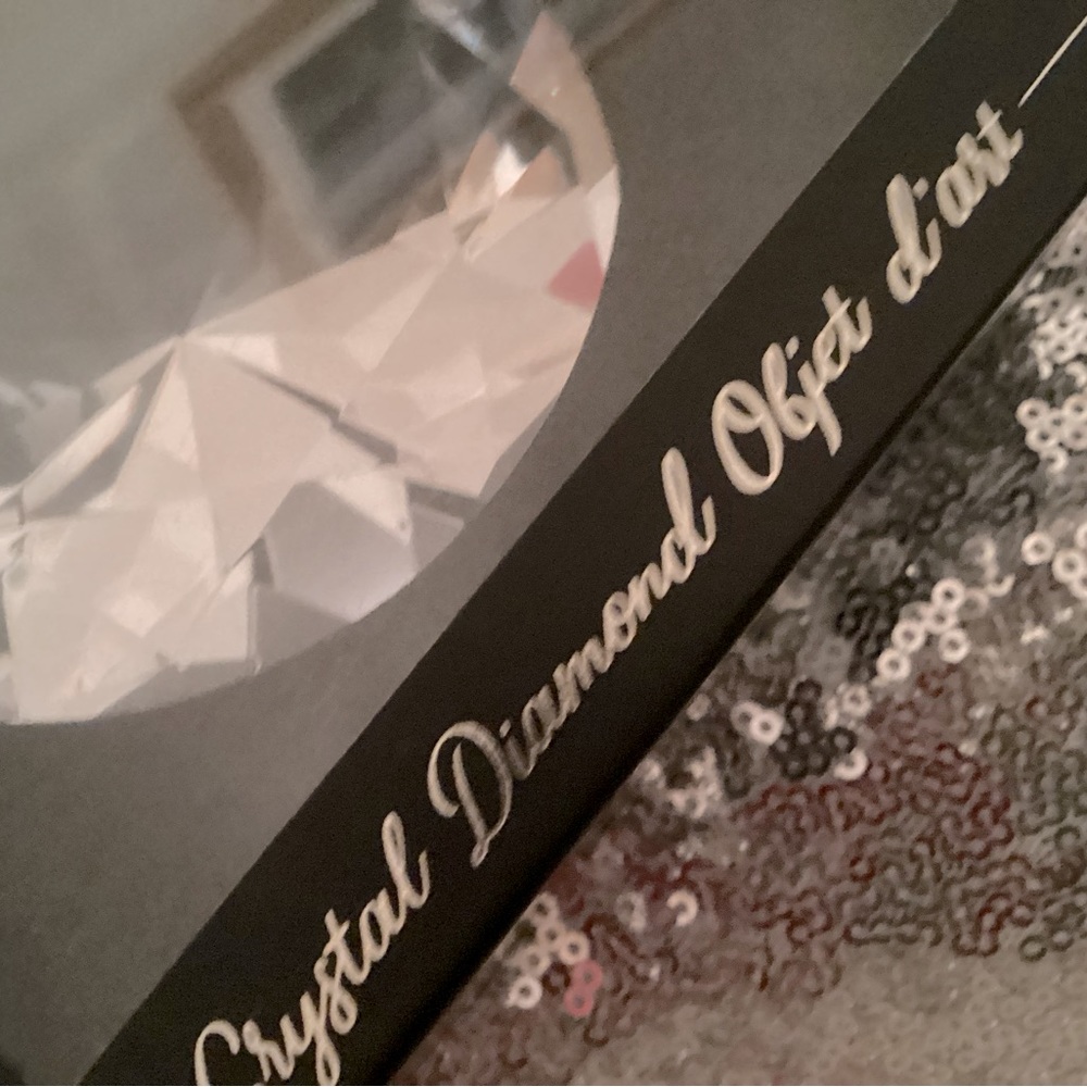 Beautiful crystal Diamond paperweight saks fifth ave - Picture 4 of 4